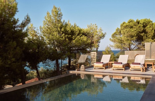 Alikanas Villa | Nomia Villa, a Beachside Retreat (Open for Stays)