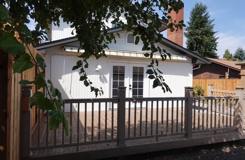 Springfield House | Northbank Loft: Hot tub and 1 mile from Autzen