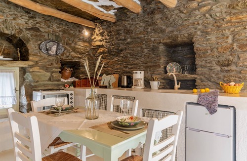 Andros Town House | Oak Farm Traditional Family House