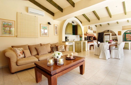 Saronikos Villa | Oasis pool house in Lagonisi