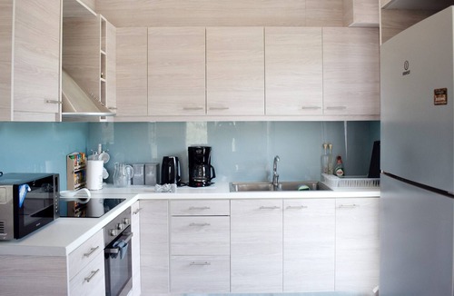 Gerani Apartment | OCEAN BREEZE APARTMENT-CH,30m from sandy beach