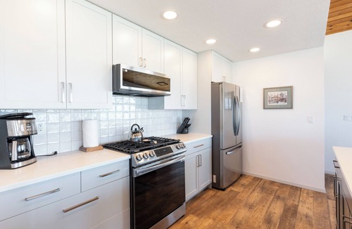 Kiwanda Shores House | Ocean Front House - Gorgeous Views - The Beach is Your Backyard!