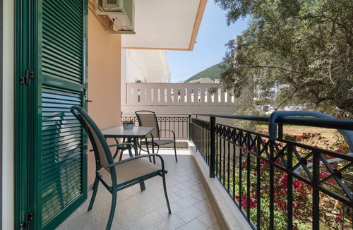 Nikiana Apartment | Odysseia Apartment 1 - 2 Min Walk to Beach, 4 Adults, Terrace, Wi-Fi & AC