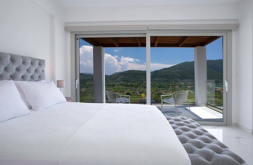 Pondi Villa | Off White Luxury Villas