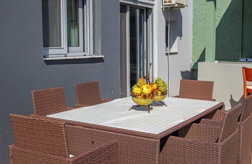 Voia Cottage | Old Olive Tree Cottage