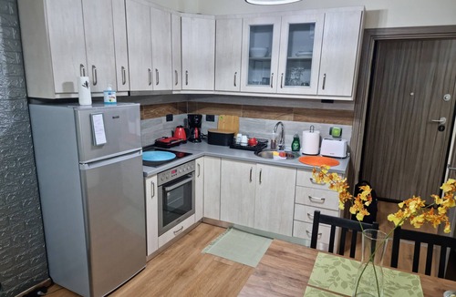 Thessaloniki Apartment | Old school - classic value