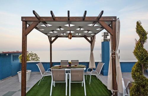 Kavala House | Old Town Blue Mansion