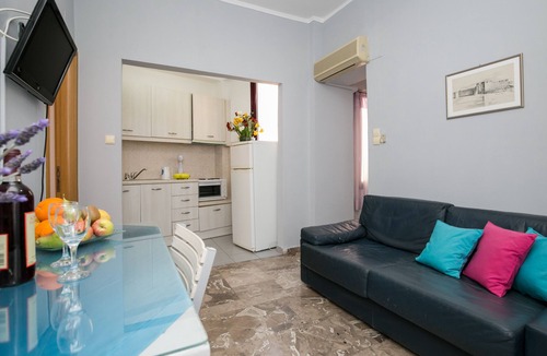 Old Quarter Apartment | Old town center, a few meters from the sea.