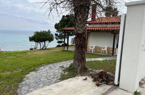 Kriopigi House | Olga Studio House in front of the beach