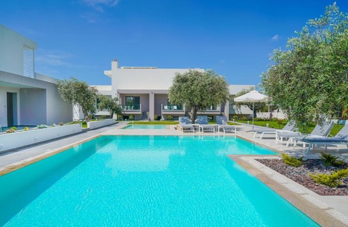 Potos Villa | Olivia Resort