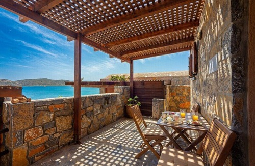Plaka Cottage | OLONDI: Spacy 1 Studio Plaka Beach Cottage