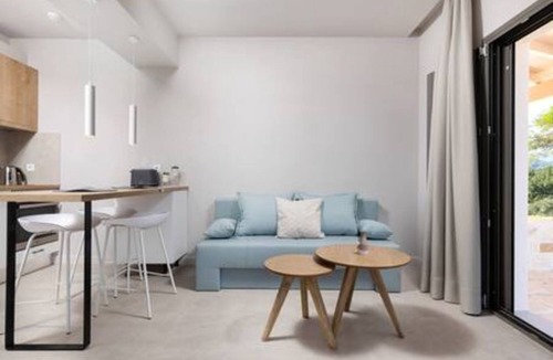 Dassia Apartment | Onore Lake Suite & pool | Dasia