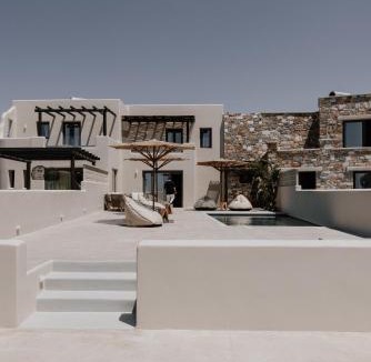 Plaka Villa | ONYM Curated Villas