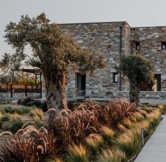 Plaka Villa | ONYM Curated Villas