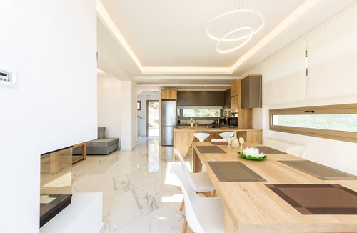Bali Villa | Oraia Eleni Villa, with Pool, BBQ, Playground & SeaViews