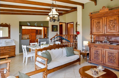 Kea House | Otzia Bay House with a sea view, only 10 minutes by foot to the beach of Otzia.