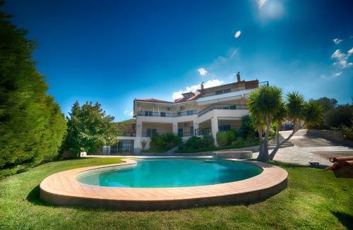 Limni Vouliagmenis Apartment | Our Dreamhouses in Loutraki Heraion Sea Lake