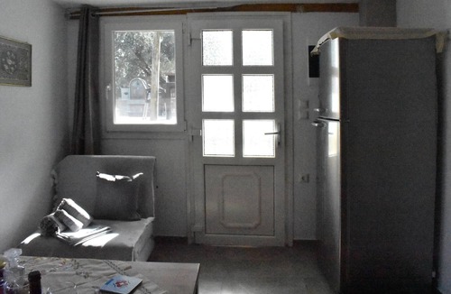 Ovrios House | Ovrios Triple Studio