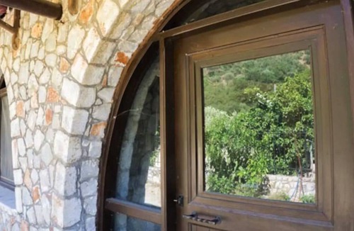 Kakopetros House | Owl House on the way to Southern Crete