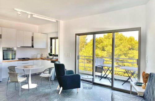Xylokastron Apartment | P C Side NEST