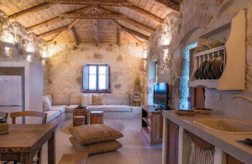Neromilos House | Paliokaliva Village