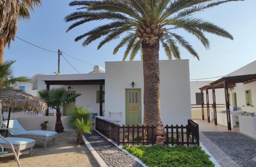 Perivolos Apartment | Palm Studios