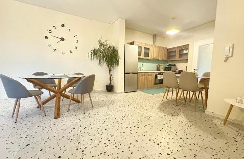 Peristeri Apartment | Paloma Lux Retreat-15' to Central Athens
