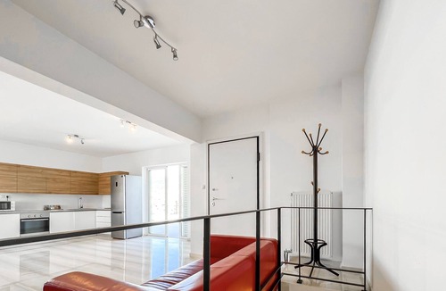 Dafni Apartment | Panoramic Cityscape Maisonette in Agios Dimitrios