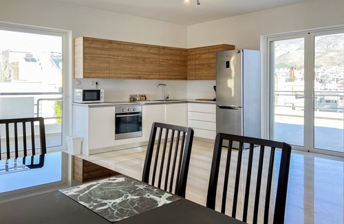 Dafni Apartment | Panoramic Cityscape Maisonette in Agios Dimitrios