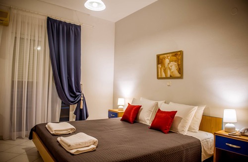 Archangelos House | Pantheon Deluxe Apartments