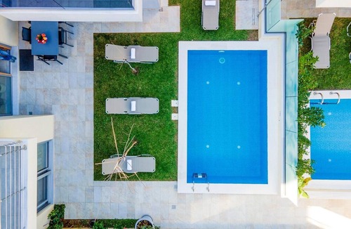 Daratsos Villa | Park View and near the Sea Villa with Private Pool