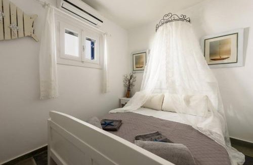 Molos Apartment | Paros 3 bedrooms Maisonette for 6 persons by MPS