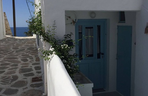 Parikia Apartment | Paros Parikia, Pantarei* :cozy studio in the old town 29 May 2006