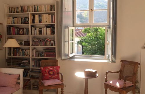 idhra House | Patrician villa with beautiful views, near port, with garden