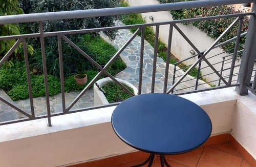 Paiania Apartment | Pavlos Apartment - Leontari Stay with Garden View
