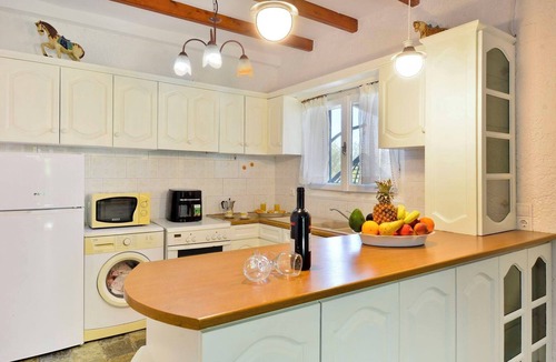 Chalikounas Villa | Pavlos Sofia Villa Chalikounas with Sea View, Garden, Terrace & Wi-Fi