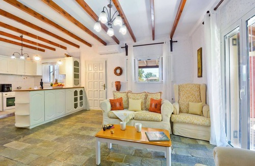 Chalikounas Villa | Pavlos Sofia Villa Chalikounas with Sea View, Garden, Terrace & Wi-Fi