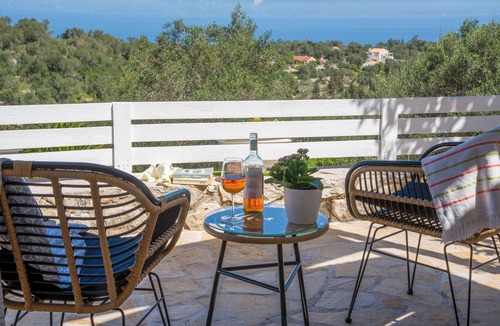Kourteika Apartment | Paxos Couple House by Konnect