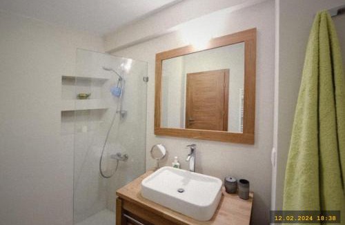 Vathianos Kampos Apartment | Peaceful Holiday Home Surrounded by Olive Groves, E58