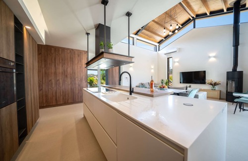 Alikianos Villa | Peacful Villa Olyra, private pool & jacuzzi,BBQ