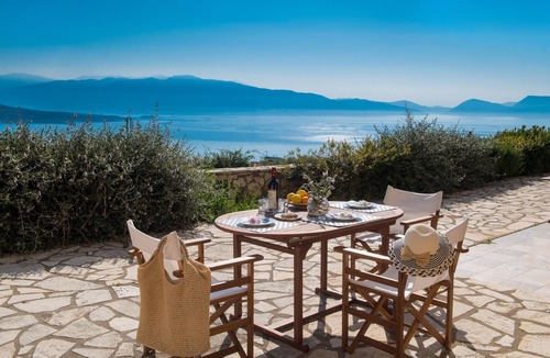Spanokhorion Apartment | Pearl Apartment with communal pool and sea view