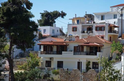 Votsi Apartment | Pefka Apartments