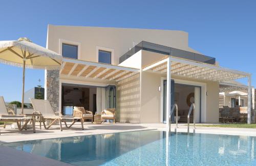 Kavros House | Pelagias Loft Villas Heated pool