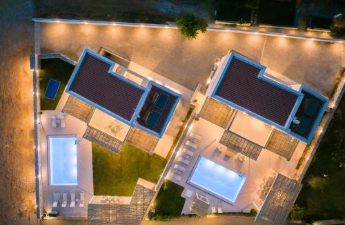 Kavros House | Pelagias Loft Villas Heated pool