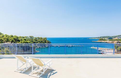 Votsi House | Pension Oniro