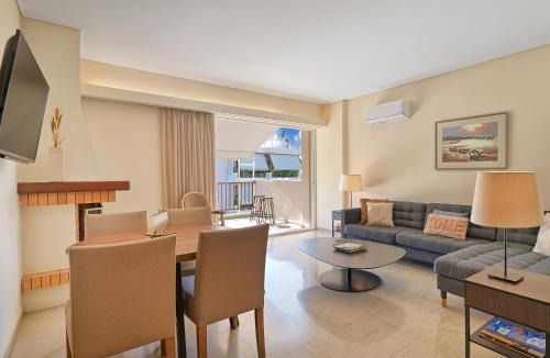 Elliniko-Argyroupoli Apartment | Penthouse Apartment & Studio near Glyfada - free Parking