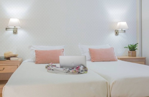 Ilisia Apartment | Penthouse Suite for 5 in the heart of Athens with stunning views of Lycabettus