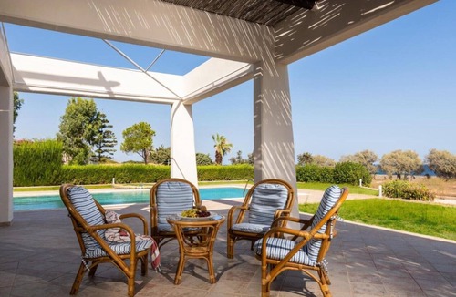Gennadi Villa | Perfect Beach House