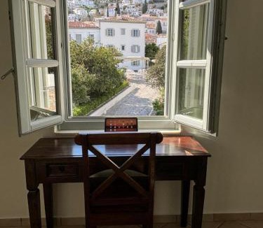 Hydra Apartment | PERIVOLAKIA VIEW