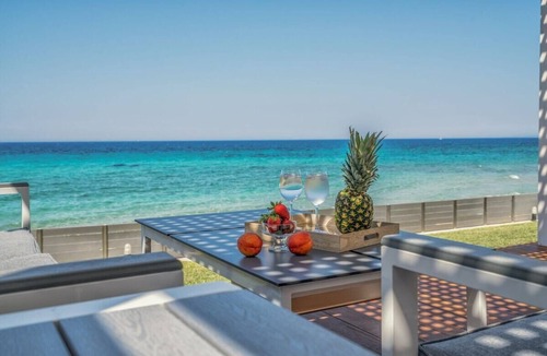 Neromilos Villa | Perla Seafront Villa with Pool, Jacuzzi & BBQ